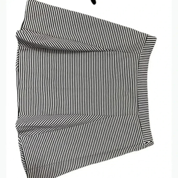 Michael Michael Kors Black & White Stripe Mini Pleat Skater Skirt - Picture 3 of 7